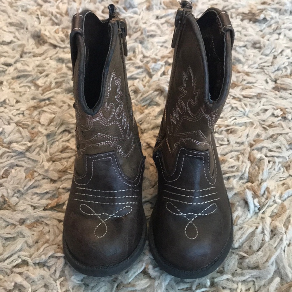 Cherokee brand toddler cowboy boots size 6